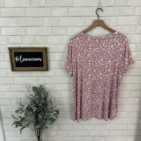 ELLEN TRACY Pink & White Hi-Low Short Sleeve Top - Picture 5 of 10